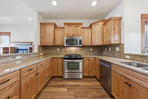 Tiny photo for 2627 NW Awbrey Point Circle, Bend, OR 97703 (MLS # 220217376)