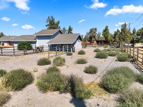 Tiny photo for 1923 NE Upas Avenue, Redmond, OR 97756 (MLS # 220216697)