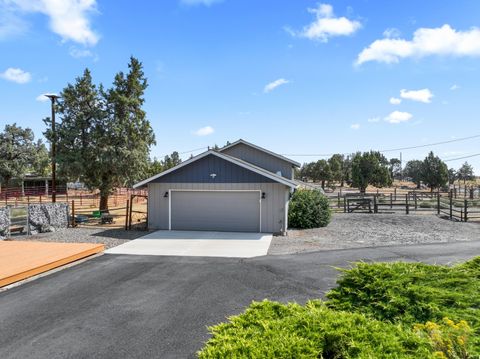 Tiny photo for 1923 NE Upas Avenue, Redmond, OR 97756 (MLS # 220216697)