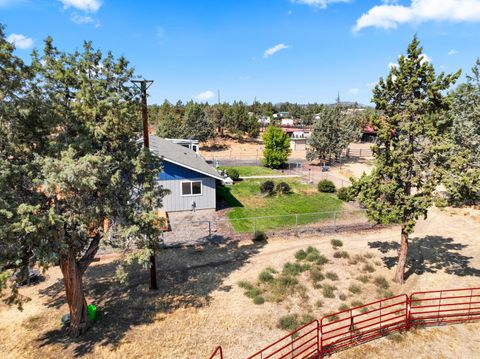 Tiny photo for 1923 NE Upas Avenue, Redmond, OR 97756 (MLS # 220216697)