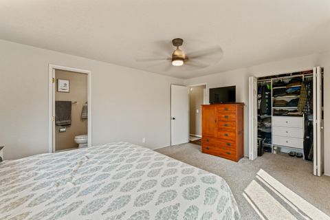 Tiny photo for 1923 NE Upas Avenue, Redmond, OR 97756 (MLS # 220216697)