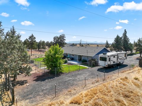Tiny photo for 1923 NE Upas Avenue, Redmond, OR 97756 (MLS # 220216697)