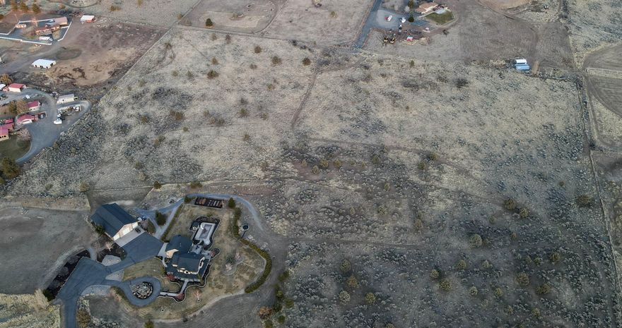 Come build your dream home on 20+ acres with an amazing view in a well maintained subdivision. Gas and power at the street.