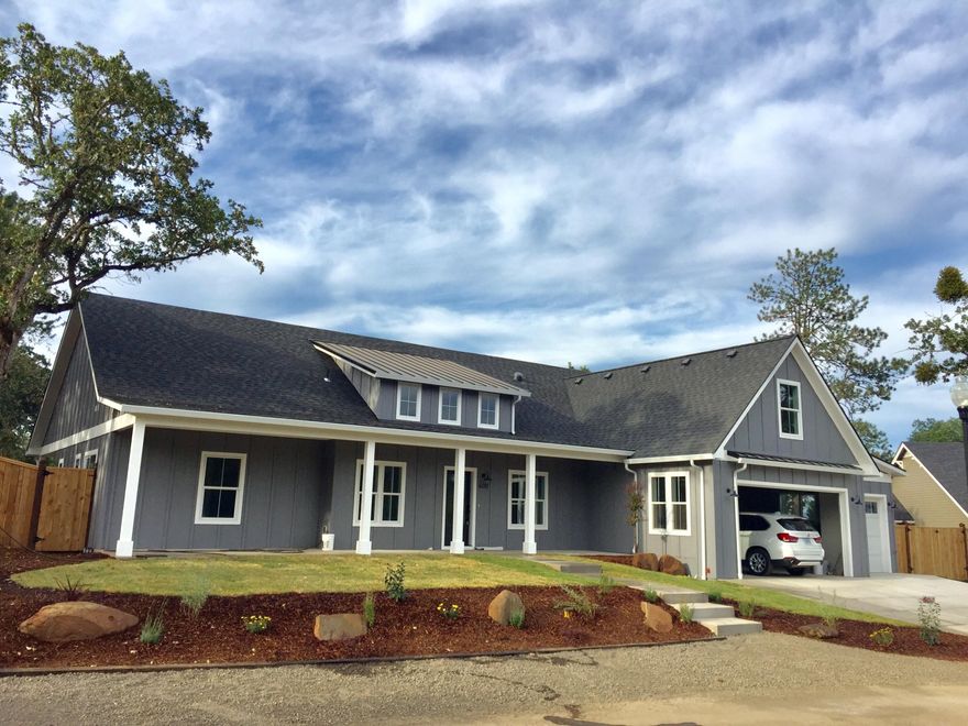 Beautiful home in Jacksonville's Finest Subdivision the Gold Terrace Heights. Sold Only.