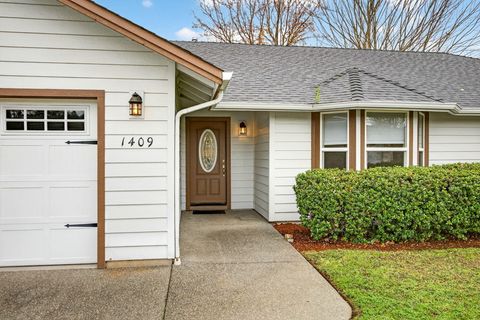 Tiny photo for 1409 George Tweed Boulevard, Grants Pass, OR 97527 (MLS # 220212247)