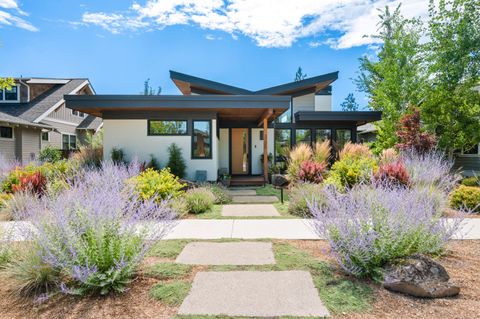 3125 NW Blodgett Way Bend OR 97703