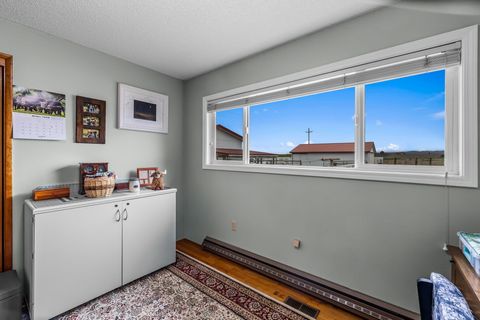 Tiny photo for 501 NW Dogwood Lane, Madras, OR 97741 (MLS # 220219879)