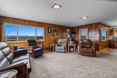 Tiny photo for 501 NW Dogwood Lane, Madras, OR 97741 (MLS # 220219879)