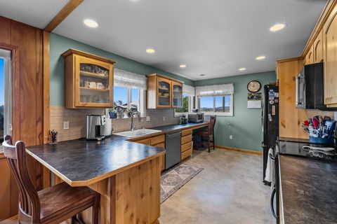 Tiny photo for 501 NW Dogwood Lane, Madras, OR 97741 (MLS # 220219879)