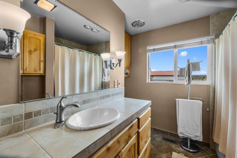 Tiny photo for 501 NW Dogwood Lane, Madras, OR 97741 (MLS # 220219879)