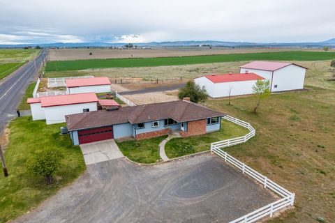 Tiny photo for 501 NW Dogwood Lane, Madras, OR 97741 (MLS # 220219879)