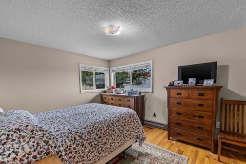 Tiny photo for 501 NW Dogwood Lane, Madras, OR 97741 (MLS # 220219879)