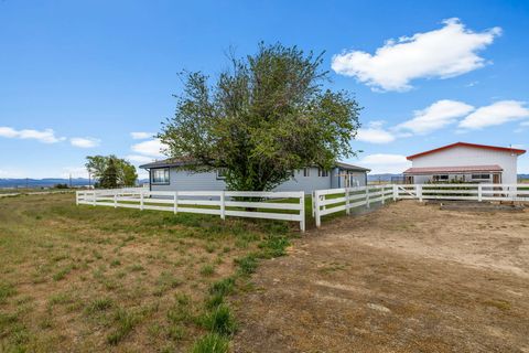 Tiny photo for 501 NW Dogwood Lane, Madras, OR 97741 (MLS # 220219879)