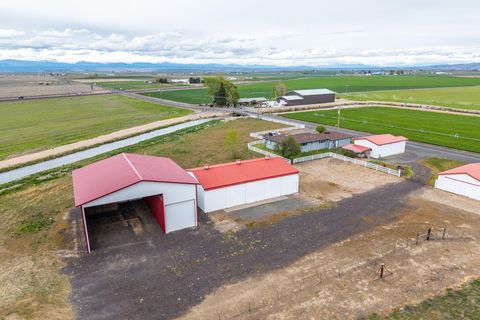 Tiny photo for 501 NW Dogwood Lane, Madras, OR 97741 (MLS # 220219879)