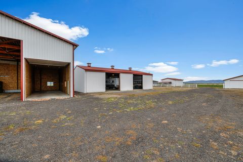 Tiny photo for 501 NW Dogwood Lane, Madras, OR 97741 (MLS # 220219879)