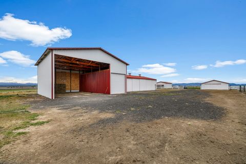 Tiny photo for 501 NW Dogwood Lane, Madras, OR 97741 (MLS # 220219879)