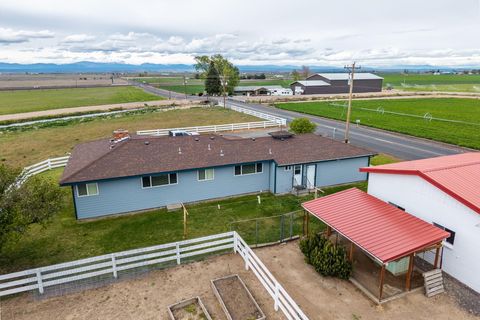 Tiny photo for 501 NW Dogwood Lane, Madras, OR 97741 (MLS # 220219879)