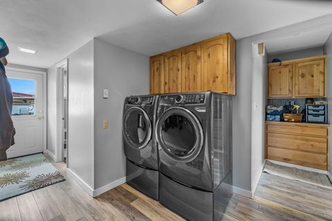 Tiny photo for 501 NW Dogwood Lane, Madras, OR 97741 (MLS # 220219879)