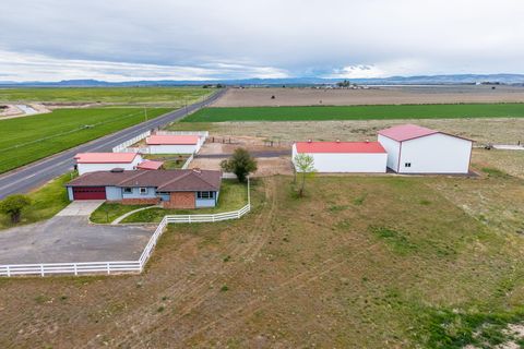 Tiny photo for 501 NW Dogwood Lane, Madras, OR 97741 (MLS # 220219879)