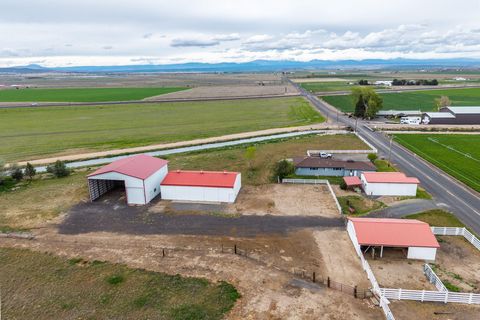 Tiny photo for 501 NW Dogwood Lane, Madras, OR 97741 (MLS # 220219879)