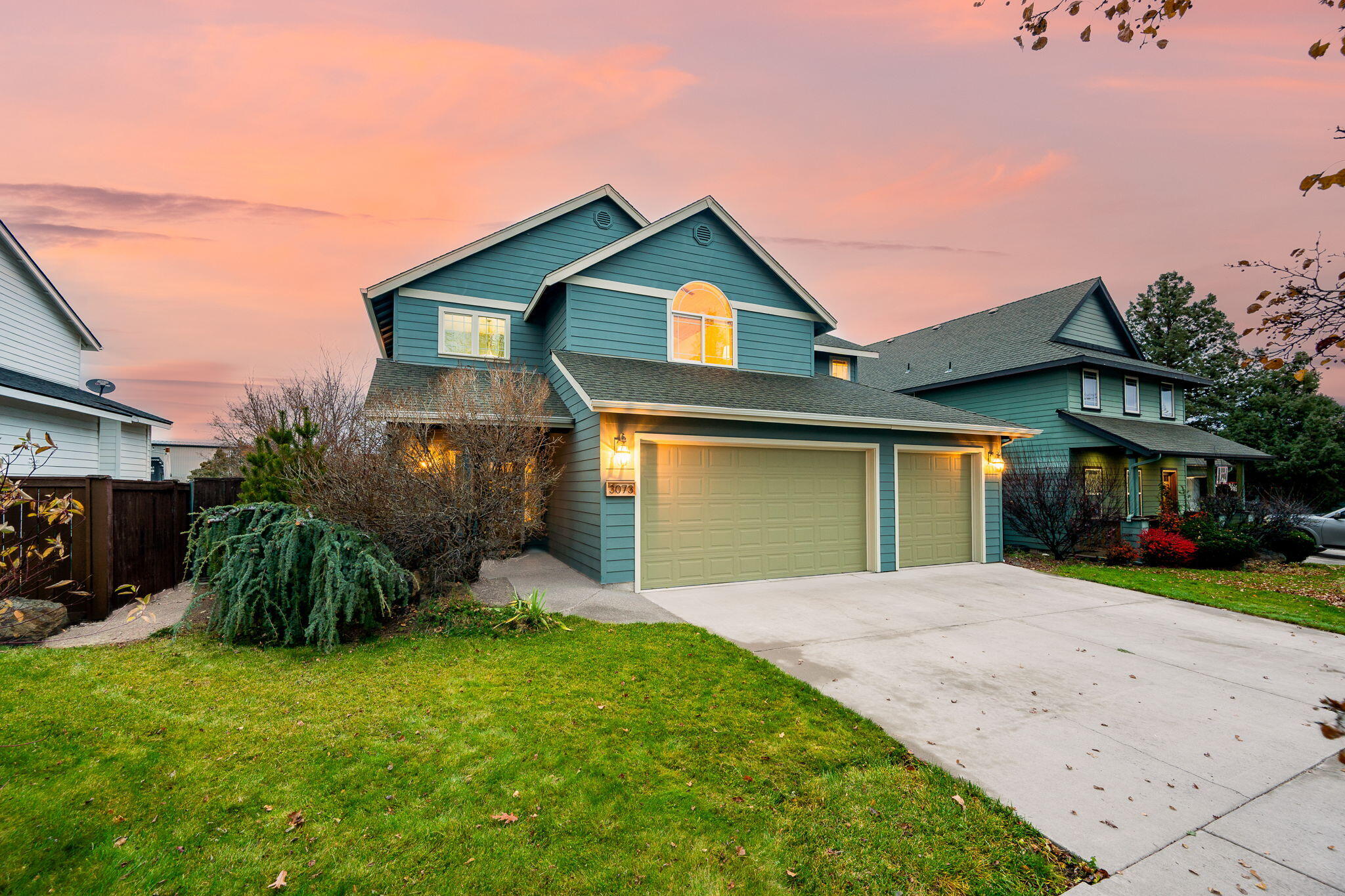 3073 NE Quiet Canyon Drive