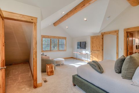 Tiny photo for 56770 Nest Pine Drive, Bend, OR 97707 (MLS # 220213074)