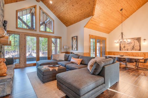 Tiny photo for 56770 Nest Pine Drive, Bend, OR 97707 (MLS # 220213074)