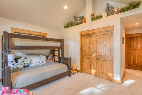 Tiny photo for 56770 Nest Pine Drive, Bend, OR 97707 (MLS # 220213074)