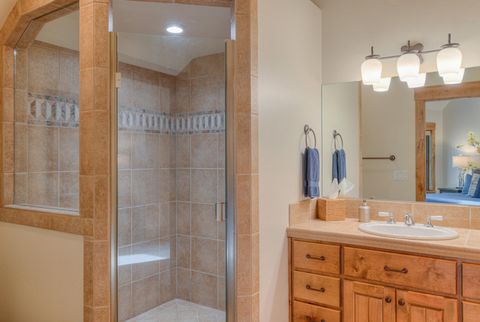 Tiny photo for 56770 Nest Pine Drive, Bend, OR 97707 (MLS # 220213074)