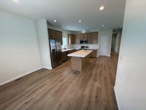 Tiny photo for 93 Northridge Terrace Ter #46, Medford, OR 97501 (MLS # 220213912)