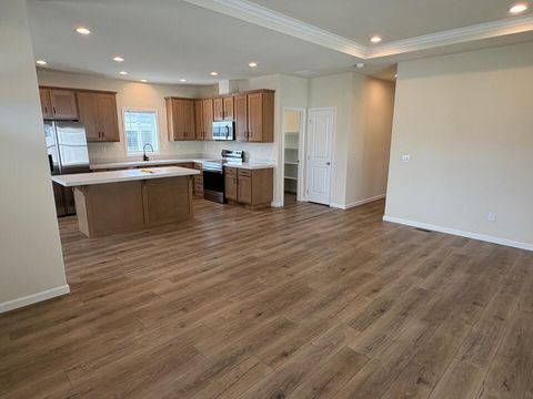 Tiny photo for 93 Northridge Terrace Ter #46, Medford, OR 97501 (MLS # 220213912)