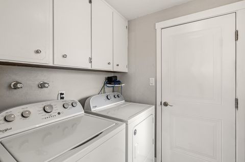 Tiny photo for 2423 Delta Waters Road, Medford, OR 97504 (MLS # 220219986)