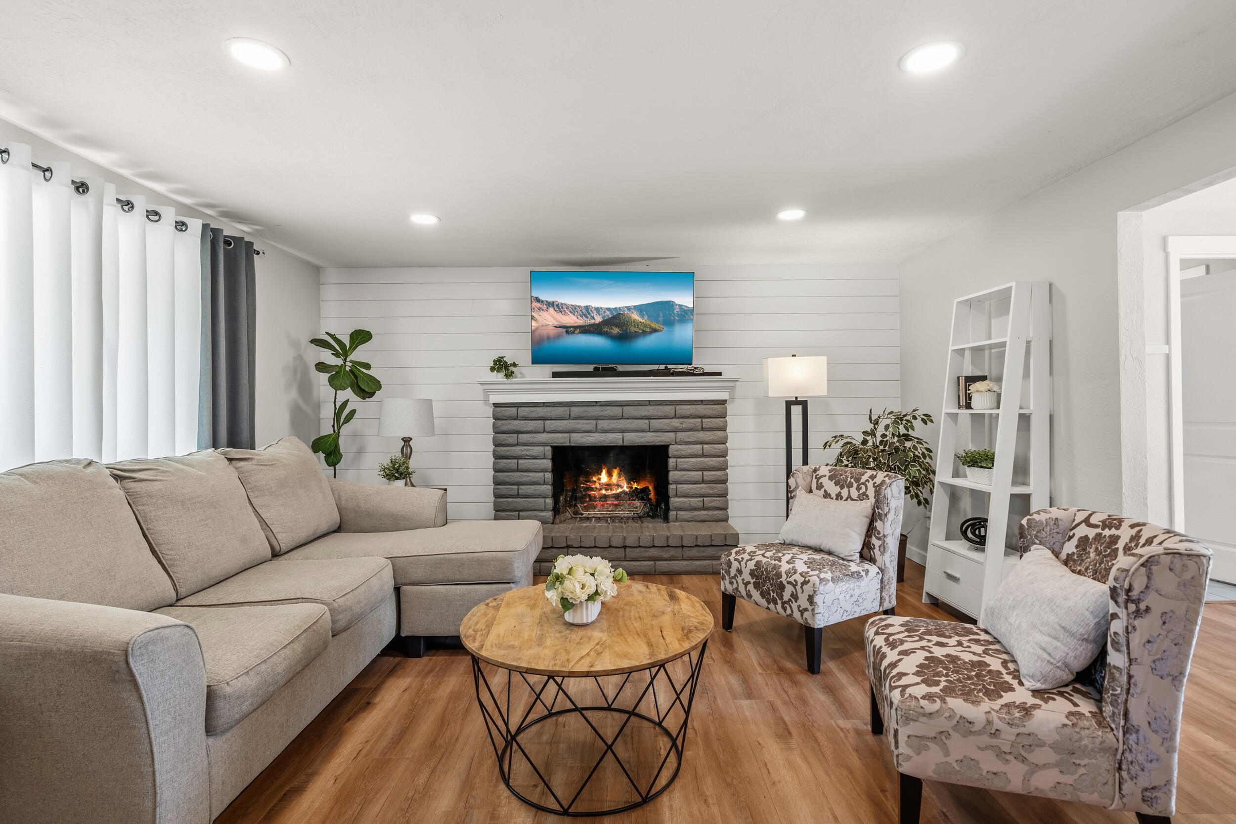 2423 Delta Waters Road