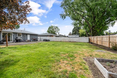 Tiny photo for 2423 Delta Waters Road, Medford, OR 97504 (MLS # 220219986)