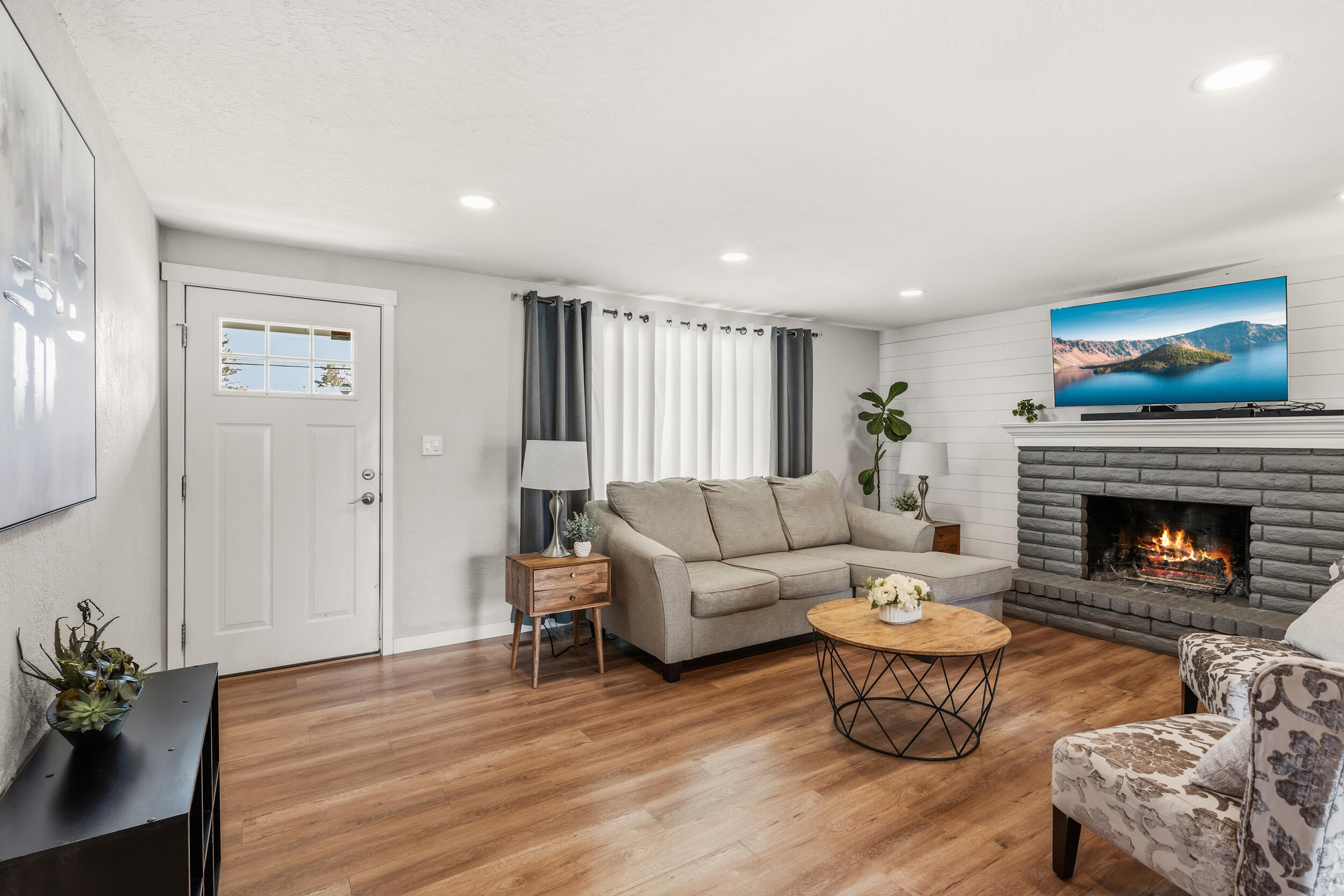 2423 Delta Waters Road