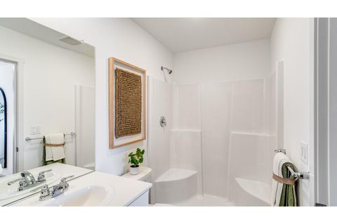 Tiny photo for 16675 Grey Pine St Pne, La Pine, OR 97739 (MLS # 220212912)