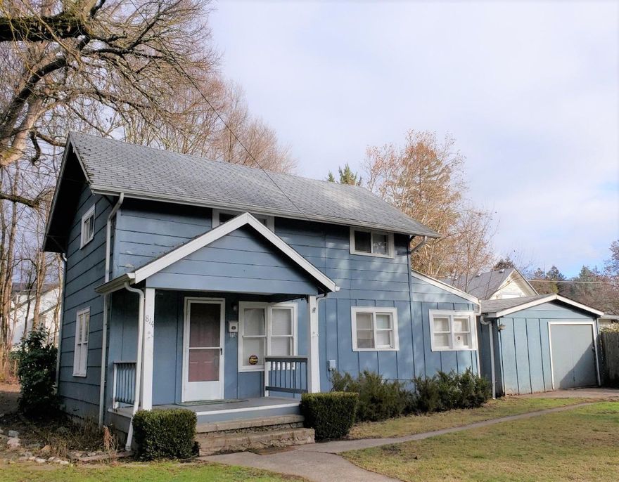 Cute cottage style home on a nice corner lot with alley access, and a single car detached garage. Zoned R-3 for future development. Nice sized kitchen, dining area, living room and laundry are on main level, 2 bedrooms and bath upstairs. Upper level windows have been upgraded to vinyl dual pane. Nice cozy home in NWGP!.