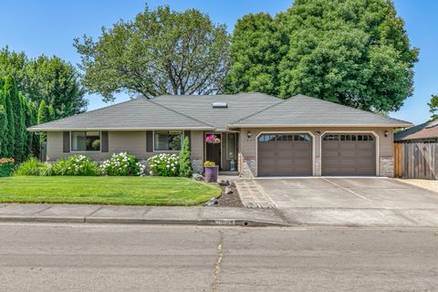 1869 Canyon Avenue Medford OR 97504