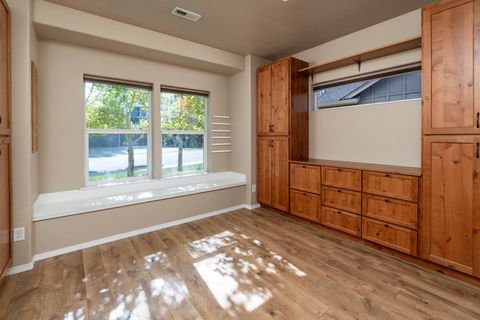 Tiny photo for 1660 W Williamson Avenue, Sisters, OR 97759 (MLS # 220210384)