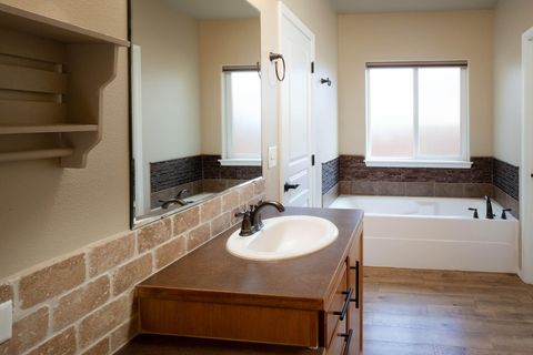 Tiny photo for 1660 W Williamson Avenue, Sisters, OR 97759 (MLS # 220210384)