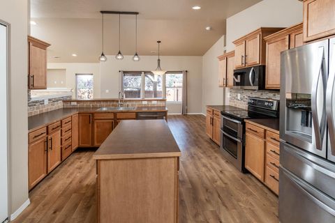 Tiny photo for 1660 W Williamson Avenue, Sisters, OR 97759 (MLS # 220210384)