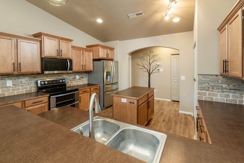 Tiny photo for 1660 W Williamson Avenue, Sisters, OR 97759 (MLS # 220210384)