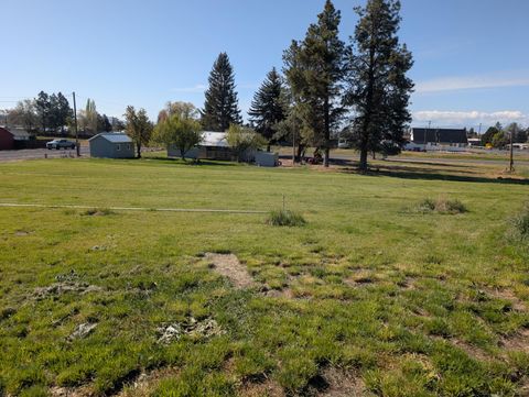 Tiny photo for 2445 5th Street, Malin, OR 97632 (MLS # 220220215)