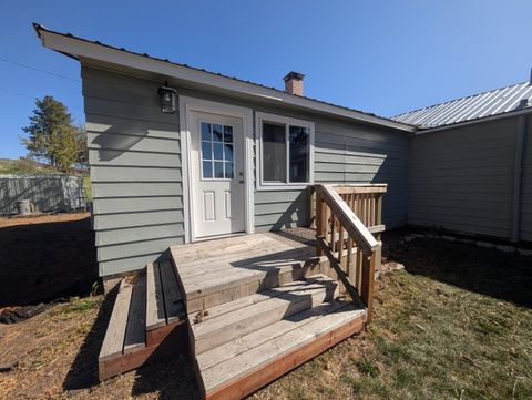 Tiny photo for 2445 5th Street, Malin, OR 97632 (MLS # 220220215)
