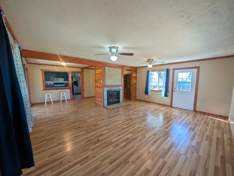 Tiny photo for 2445 5th Street, Malin, OR 97632 (MLS # 220220215)