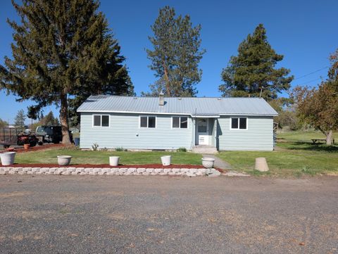 Tiny photo for 2445 5th Street, Malin, OR 97632 (MLS # 220220215)