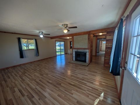 Tiny photo for 2445 5th Street, Malin, OR 97632 (MLS # 220220215)