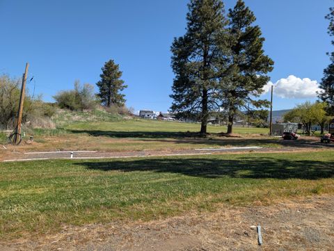 Tiny photo for 2445 5th Street, Malin, OR 97632 (MLS # 220220215)