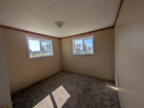 Tiny photo for 2445 5th Street, Malin, OR 97632 (MLS # 220220215)