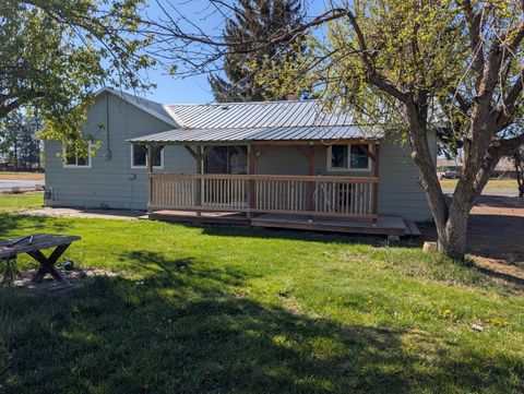 Tiny photo for 2445 5th Street, Malin, OR 97632 (MLS # 220220215)